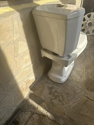 WC šolja sa niskom keramičkom vodokotlićem - Set: podna WC šolja sa na lalafo.rs WC šolja sa niskom keramičkom vodokotlićem - Set: podna WC šolja sa