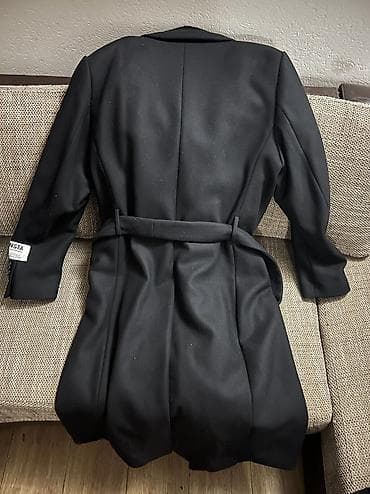Nov unisex kaput Mona Monsta, 75% vuna, jako topao i kvalitetan na lalafo.rs — 2 Nov unisex kaput Mona Monsta, 75% vuna, jako topao i kvalitetan — 2