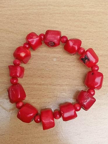 Narukvica od Crvenlh Korala Narukvica od Crvenlh Korala. Rastegljiva na lalafo.rs — 4 Narukvica od Crvenlh Korala Narukvica od Crvenlh Korala. Rastegljiva — 4