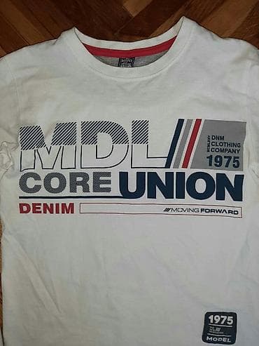 Duks u super stanju,bez mana.
Veličiba 12 na lalafo.rs — 1 Duks u super stanju,bez mana.
Veličiba 12 — 1