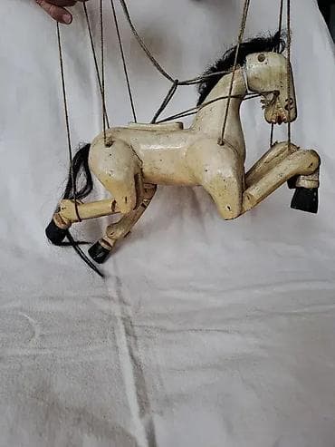 Tri drvene marionetske igracke sa originalnim kanapima, pocetk 20 na lalafo.rs — 5 Tri drvene marionetske igracke sa originalnim kanapima, pocetk 20 — 5