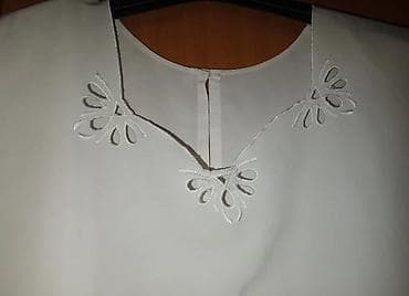 zenske broj: Bela ženska bluza bez rukava, odgovara možda za neki XL/XXL - Model at lalafo.rs — 3 zenske broj: Bela ženska bluza bez rukava, odgovara možda za neki XL/XXL - Model — 3