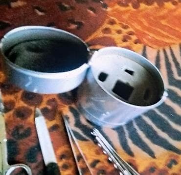 Pribor za nokte u elegantnom pakovanju. marka Quo. U metalnoj kutiji na lalafo.rs — 4 Pribor za nokte u elegantnom pakovanju. marka Quo. U metalnoj kutiji — 4