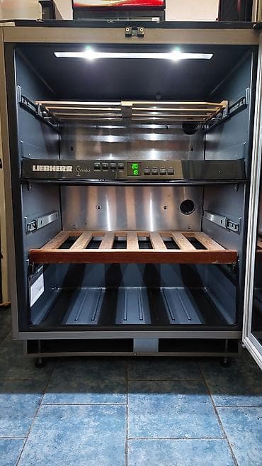 Rashladna vinska vitrina liebherr 130 litara ispravno sve na lalafo.rs — 2 Rashladna vinska vitrina liebherr 130 litara ispravno sve — 2