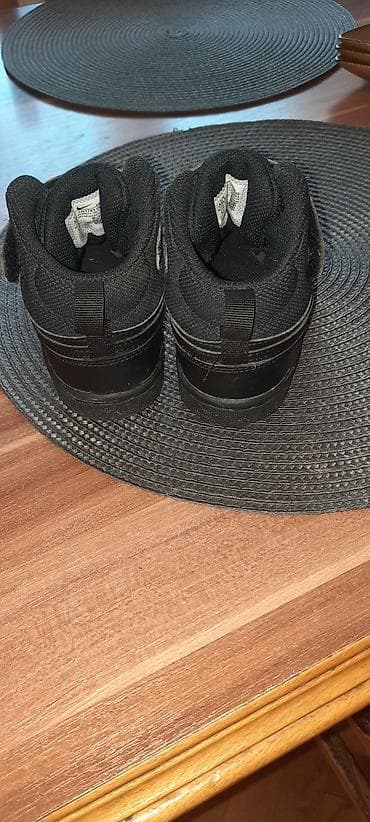 Nike patike obuvene par puta bez ikakvih ostecenja placene 7500 hilj na lalafo.rs — 4 Nike patike obuvene par puta bez ikakvih ostecenja placene 7500 hilj — 4