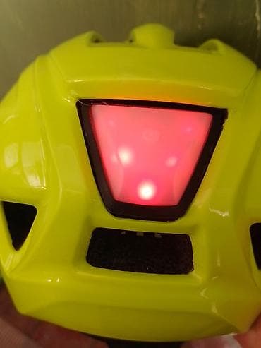 Oprema za bicikliste: Alpina biciklistička kaciga – fluorescentno žuta obim 50-55 - Brend na lalafo.rs — 8 Oprema za bicikliste: Alpina biciklistička kaciga – fluorescentno žuta obim 50-55 - Brend — 8