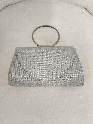Elegantna srebrna večernja torbica sa šljokičastim sjajem. - at lalafo.rs — 1 Elegantna srebrna večernja torbica sa šljokičastim sjajem. - — 1