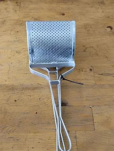 Presa za cvarke poc. 3.500 din at lalafo.rs — 4 Presa za cvarke poc. 3.500 din — 4