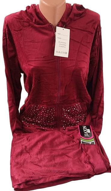 Women's Sweatsuits: 01. Komplet plisane trenerke sa cirkonima/kristalima na at lalafo.rs — 4 Women's Sweatsuits: 01. Komplet plisane trenerke sa cirkonima/kristalima na — 4