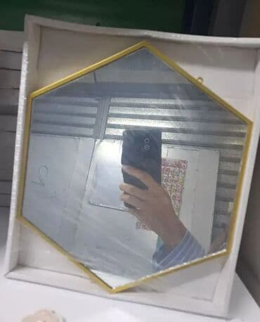 Ukrasna ogledala 22x22 cm ✨ Prelepa ukrasna ogledala koja će ulepšati na lalafo.rs Ukrasna ogledala 22x22 cm ✨ Prelepa ukrasna ogledala koja će ulepšati