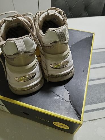 Buffalo patike – model Triple Hollow - Boja: bež/krem sa belim at lalafo.rs — 4 Buffalo patike – model Triple Hollow - Boja: bež/krem sa belim — 4