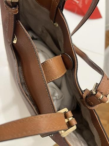 Michael Kors ženska torba – tote model od saffiano kože u toploj braon at lalafo.rs — 5 Michael Kors ženska torba – tote model od saffiano kože u toploj braon — 5