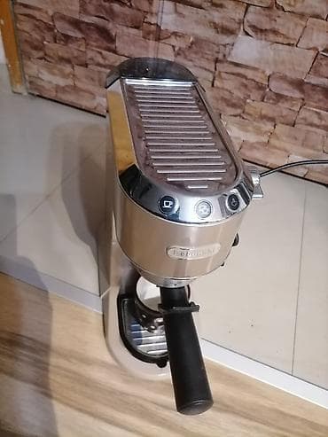 De’Longhi espresso aparat – ručni, kompaktan model sa portafilterom - na lalafo.rs — 3 De’Longhi espresso aparat – ručni, kompaktan model sa portafilterom - — 3