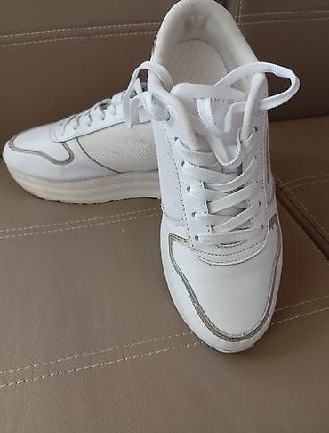 Tommy Hilfiger patike kao nove 38, gazište 24cm na lalafo.rs Tommy Hilfiger patike kao nove 38, gazište 24cm