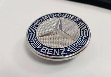 kom sa etiketom: Značka/centralni emblem za haubu – Mercedes-Benz - Okrugli emblem sa at lalafo.rs — 2 kom sa etiketom: Značka/centralni emblem za haubu – Mercedes-Benz - Okrugli emblem sa — 2