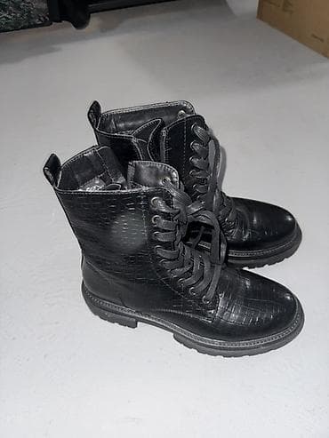 Crne Safran ženske biker/borosane čizme sa vezivanjem. - Gornjište na lalafo.rs — 1 Crne Safran ženske biker/borosane čizme sa vezivanjem. - Gornjište — 1