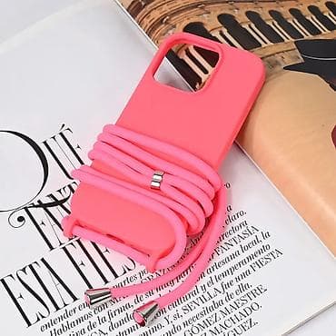 Crossbody mekana torbica sa podesivom uzicom. Podesiva uzica za na lalafo.rs Crossbody mekana torbica sa podesivom uzicom. Podesiva uzica za