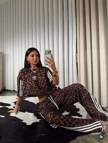 Adidas ženski komplet – leopard print - Dvodijelni set: kratka na lalafo.rs Adidas ženski komplet – leopard print - Dvodijelni set: kratka