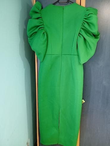 Elegantna zelena midi haljina sa puf rukavima - Kroj: uska silueta na lalafo.rs — 4 Elegantna zelena midi haljina sa puf rukavima - Kroj: uska silueta — 4