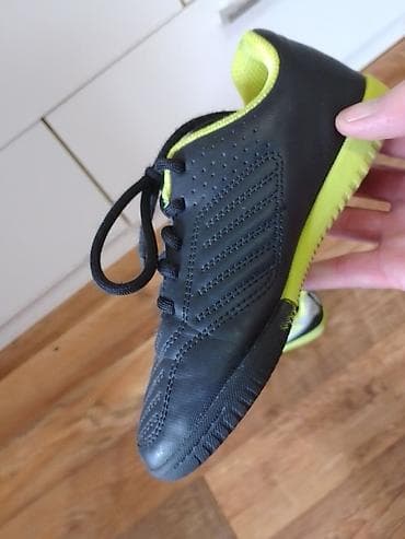 Umbro dečije patike za fudbal u sali (futsal) - Model: Umbro indoor - na lalafo.rs — 6 Umbro dečije patike za fudbal u sali (futsal) - Model: Umbro indoor - — 6