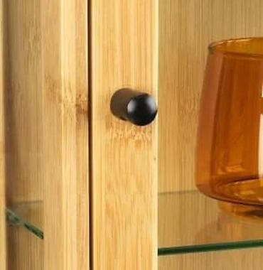 ZIDNI ORMAR DRVO-STAKLO NOV VITRINA PUNO DRVO AKCIJA | Cene nisu at lalafo.rs ZIDNI ORMAR DRVO-STAKLO NOV VITRINA PUNO DRVO AKCIJA | Cene nisu