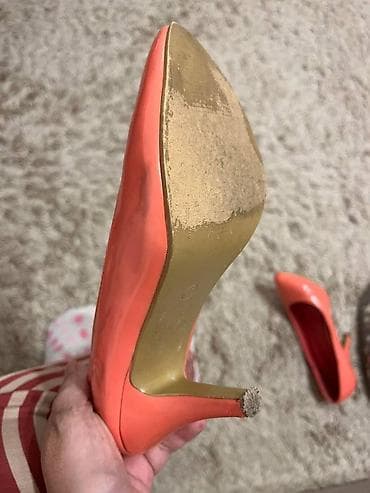 Roze ocuvane cipele broj 38, slabo nosene i vec dugo stoje. Potpuno na lalafo.rs — 7 Roze ocuvane cipele broj 38, slabo nosene i vec dugo stoje. Potpuno — 7