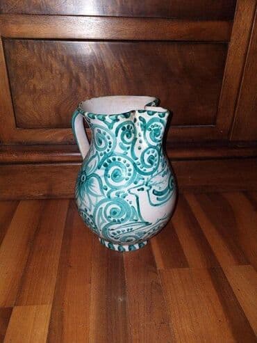 Antique tableware: Italijanski, keramicki bokal rucno dekorisan. Visina 20cm at lalafo.rs — 3 Antique tableware: Italijanski, keramicki bokal rucno dekorisan. Visina 20cm — 3