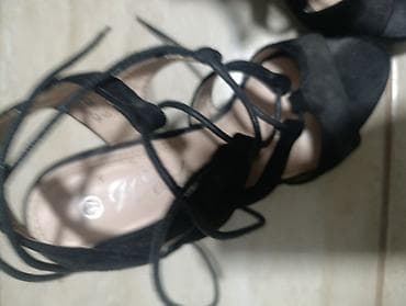 Crne ženske sandale na klina (platforma/wedge) sa vezivanjem oko at lalafo.rs — 4 Crne ženske sandale na klina (platforma/wedge) sa vezivanjem oko — 4