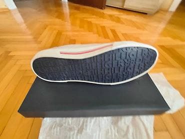 Patike TOMMY HILFIGER (ORIGINAL)-NOVE na lalafo.rs — 2 Patike TOMMY HILFIGER (ORIGINAL)-NOVE — 2