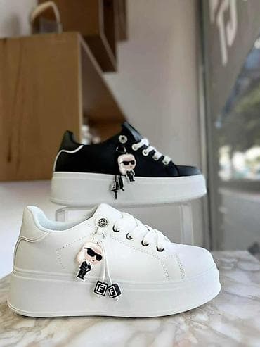 Ženske patike sa platformom i ukrasnim priveskom - Model: niske na lalafo.rs — 1 Ženske patike sa platformom i ukrasnim priveskom - Model: niske — 1