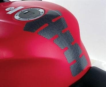 Zaštitna podloga za rezervoar motora, dizajnirana da spreči ogrebotine na lalafo.rs Zaštitna podloga za rezervoar motora, dizajnirana da spreči ogrebotine