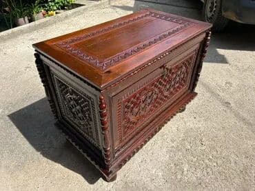 Antique Dressers: Stilski sanduk / komoda za posteljinu - MOGUĆ PREVOZ U dobrom stanju at lalafo.rs — 2 Antique Dressers: Stilski sanduk / komoda za posteljinu - MOGUĆ PREVOZ U dobrom stanju — 2