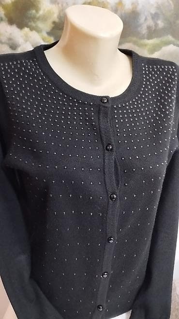 Kardigan, prelep lagan i mekan.
Pogledajte i ostale moje oglase na lalafo.rs — 4 Kardigan, prelep lagan i mekan.
Pogledajte i ostale moje oglase — 4