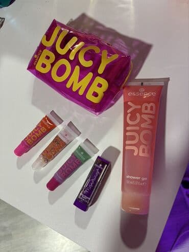 Essence JUICY BOMB kolekcija – set za negu i sjaj usana + gel za at lalafo.rs Essence JUICY BOMB kolekcija – set za negu i sjaj usana + gel za