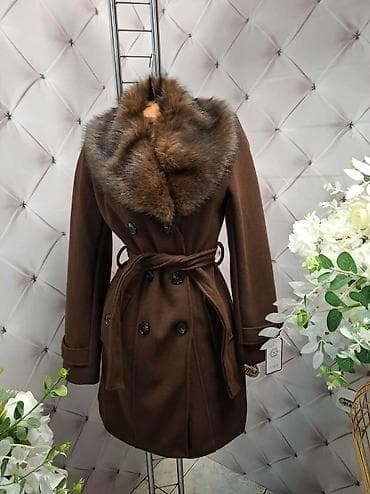 Ženski kaput sa krznom – elegantan dvoredni model - Kroj: dvoredni at lalafo.rs — 2 Ženski kaput sa krznom – elegantan dvoredni model - Kroj: dvoredni — 2