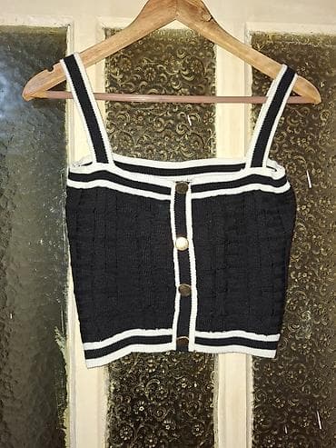 dve suknje po: Ženski pleteni top na tregere, kratkog kroja, u crno-beloj kombinaciji at lalafo.rs — 5 dve suknje po: Ženski pleteni top na tregere, kratkog kroja, u crno-beloj kombinaciji — 5