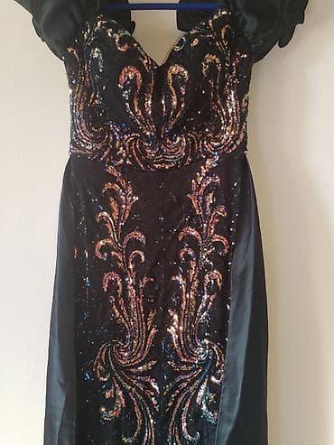 Svečana duga haljina – crna, sa raskošnim štras i šljokice ukrasima - at lalafo.rs — 5 Svečana duga haljina – crna, sa raskošnim štras i šljokice ukrasima - — 5