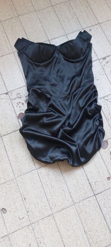 Saten haljina veličina 40 odgovara za 38 na lalafo.rs Saten haljina veličina 40 odgovara za 38