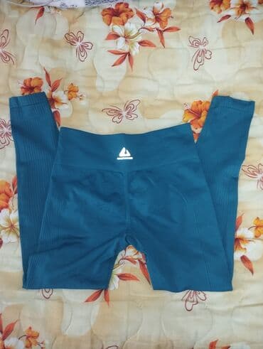 Push up tirkizne helanke. L XL veličina. Kupljene na Aliju. Prodajem na lalafo.rs Push up tirkizne helanke. L XL veličina. Kupljene na Aliju. Prodajem