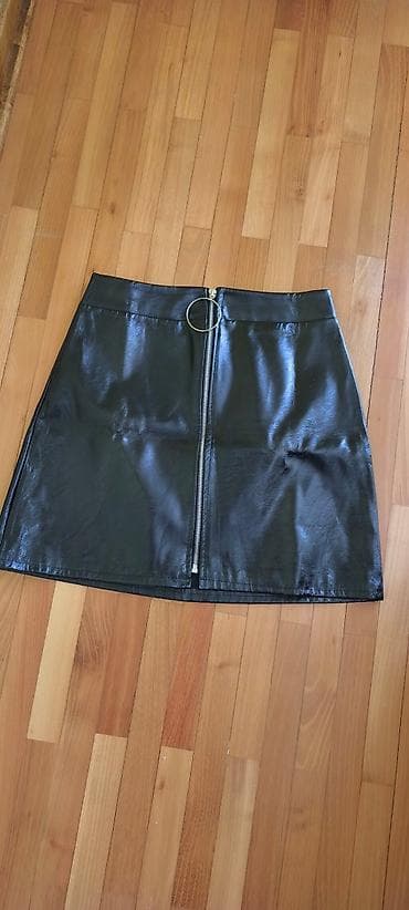 Suknja kao lakovana, veličina L odgovara i za M, odlična!!! na lalafo.rs — 1 Suknja kao lakovana, veličina L odgovara i za M, odlična!!! — 1