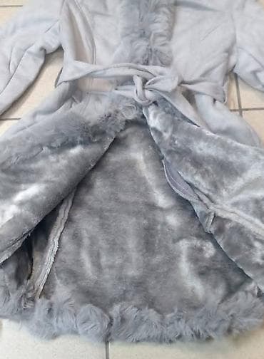 Dostupne velicine S M L. Cena 4000 dinara na lalafo.rs — 4 Dostupne velicine S M L. Cena 4000 dinara — 4