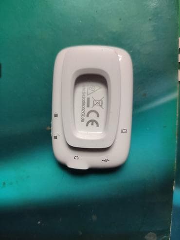 Intenso MP3 plejer sa ekranom i štipaljkom, sa slotom za micro sd na lalafo.rs — 2 Intenso MP3 plejer sa ekranom i štipaljkom, sa slotom za micro sd — 2