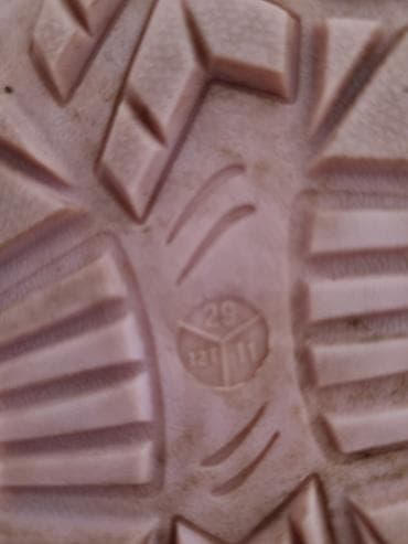 Zimske cizme za devojcice,unosene ali u dobrom stanju,pretople i at lalafo.rs — 6 Zimske cizme za devojcice,unosene ali u dobrom stanju,pretople i — 6