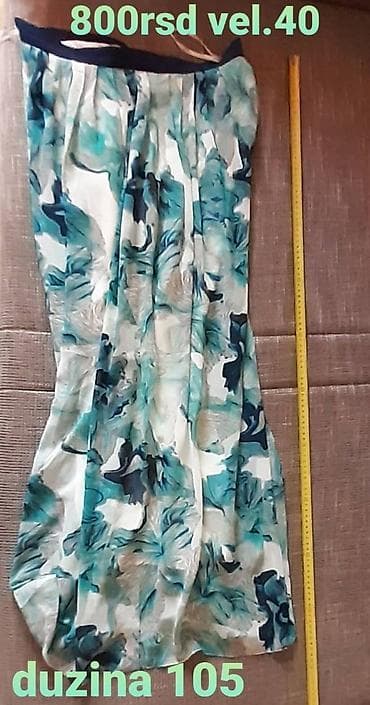 Maksu suknja za žene u veličini 40, dužine 105 cm. Karakteriše je na lalafo.rs — 1 Maksu suknja za žene u veličini 40, dužine 105 cm. Karakteriše je — 1