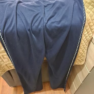 Dva ženska komada odeće – majica i pantalone. Majica: - Kratki rukavi na lalafo.rs — 5 Dva ženska komada odeće – majica i pantalone. Majica: - Kratki rukavi — 5