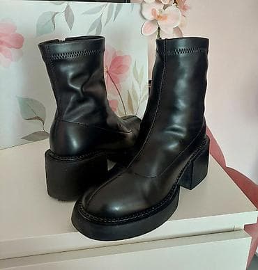 Crne ženske ankle čizme sa debljom kvadratnom blok petom. - na lalafo.rs — 2 Crne ženske ankle čizme sa debljom kvadratnom blok petom. - — 2