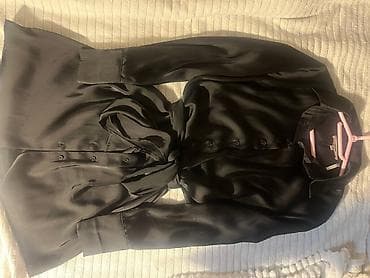 dve suknje po: Crna satenska košulja sa dugmadima i mašnom/vezivanjem u struku. - at lalafo.rs — 2 dve suknje po: Crna satenska košulja sa dugmadima i mašnom/vezivanjem u struku. - — 2