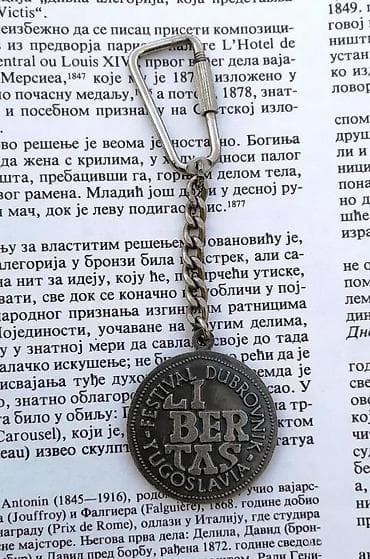 Privezak medaljon Libertas Dubrovnik Yugoslavia D. Republika. Vintage na lalafo.rs Privezak medaljon Libertas Dubrovnik Yugoslavia D. Republika. Vintage