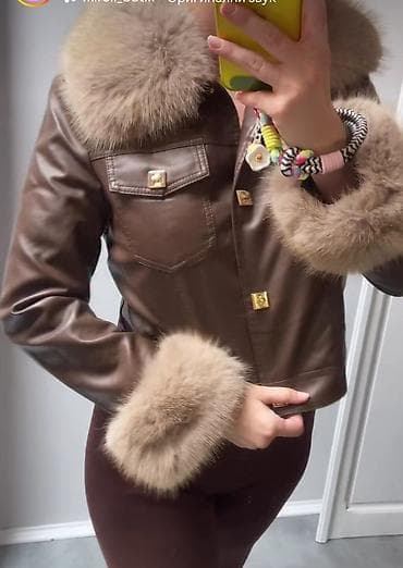 Kratka kožna jakna sa krznom – elegantan model u toploj braon boji. - na lalafo.rs — 1 Kratka kožna jakna sa krznom – elegantan model u toploj braon boji. - — 1