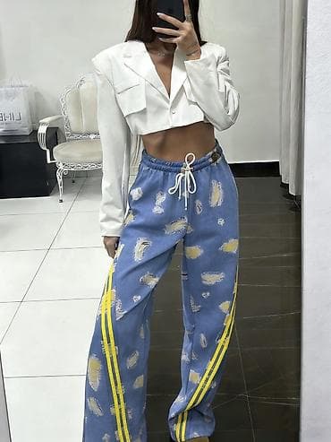 Trousers: Ženske široke trenerke sa printom „distressed denim“ - Model: široke at lalafo.rs — 1 Trousers: Ženske široke trenerke sa printom „distressed denim“ - Model: široke — 1